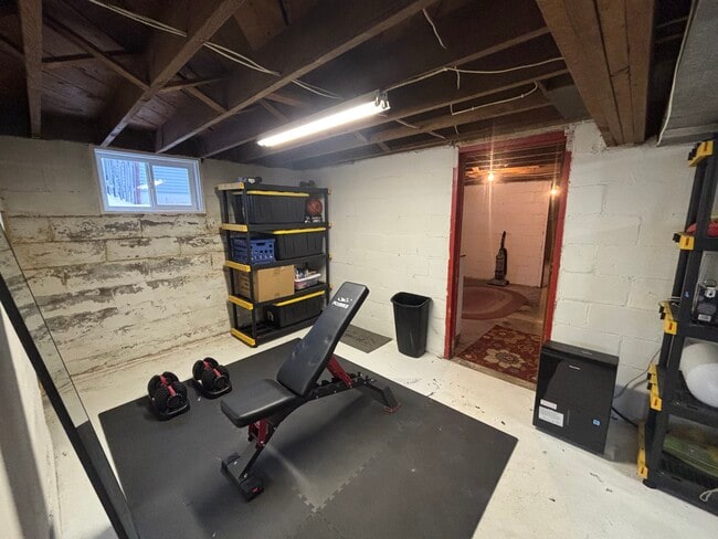 Building Photo - 717 S Fairview St