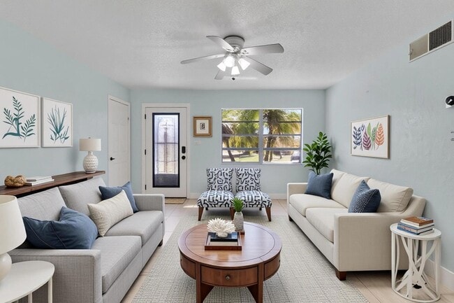 Building Photo - 2145 5th St