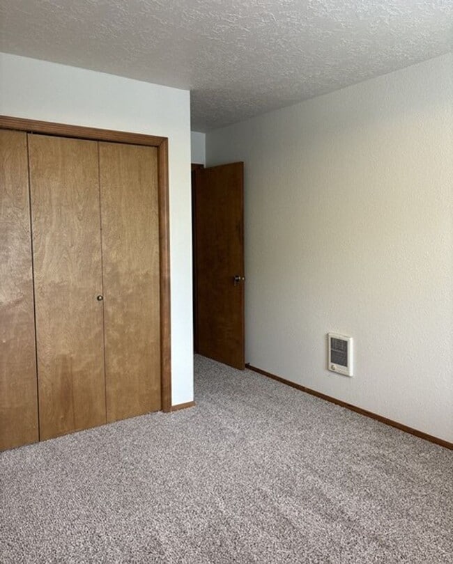 Building Photo - 2Bd/2Ba Two-Story Home - Available Soon!