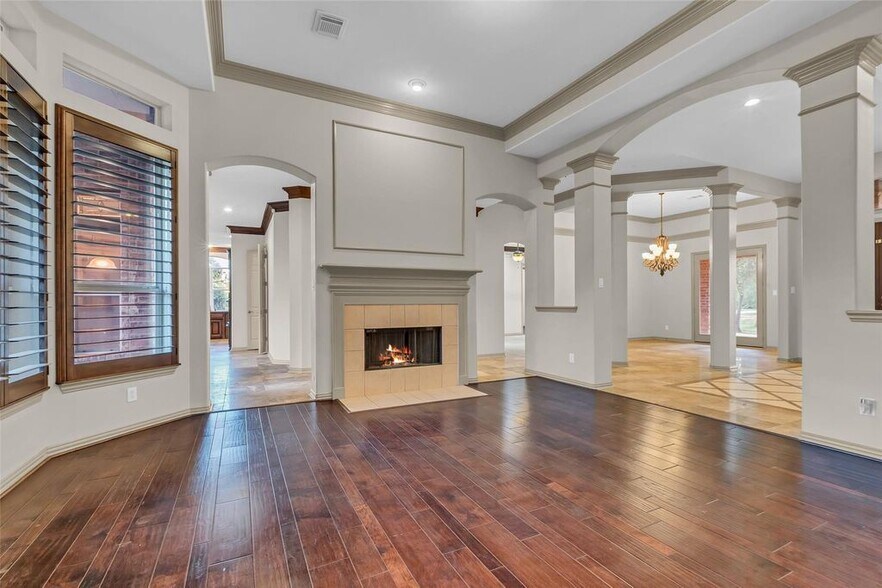 Building Photo - 19309 Whispering Grove E