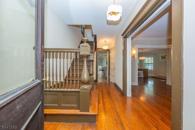 Building Photo - 42 Gates Ave