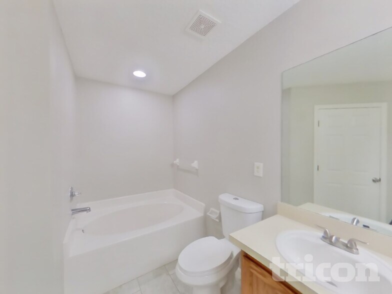 Building Photo - 13 Slocum Path