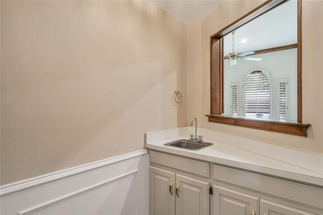 Building Photo - 153 Creek Courts Dr