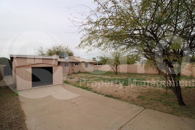 Building Photo - 2417 N 20th Dr