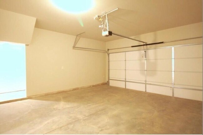 Building Photo - 2237 Pink Hawthorn Dr