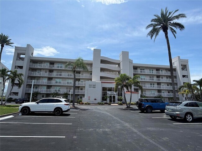 Building Photo - 5701 Bahia Del Mar Cir N
