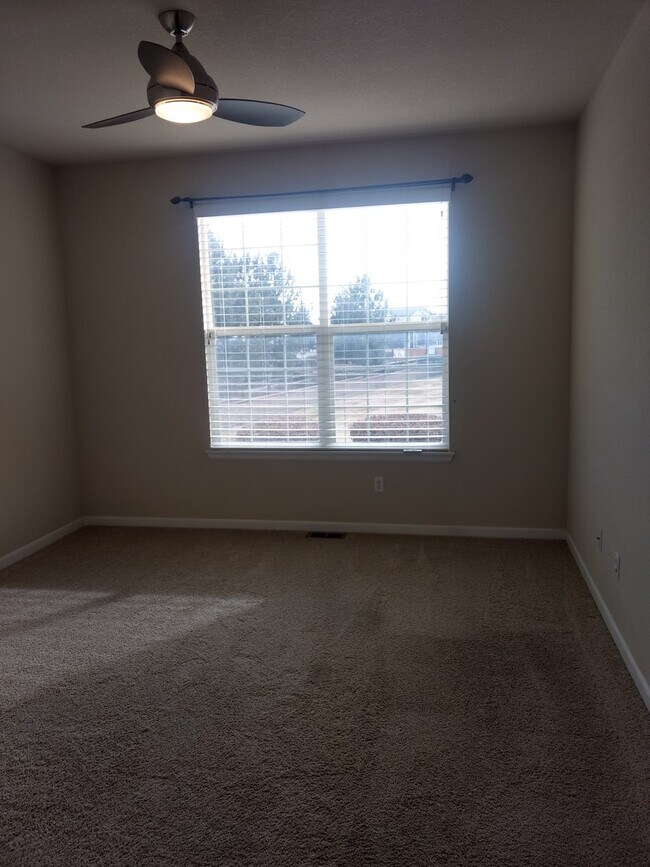 Building Photo - Magnificent and Spacious 2 bed/3 bath in G...