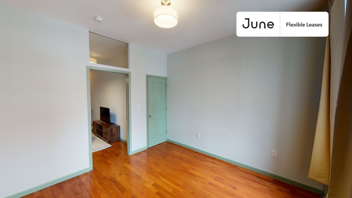 Building Photo - 2036 Second Avenue