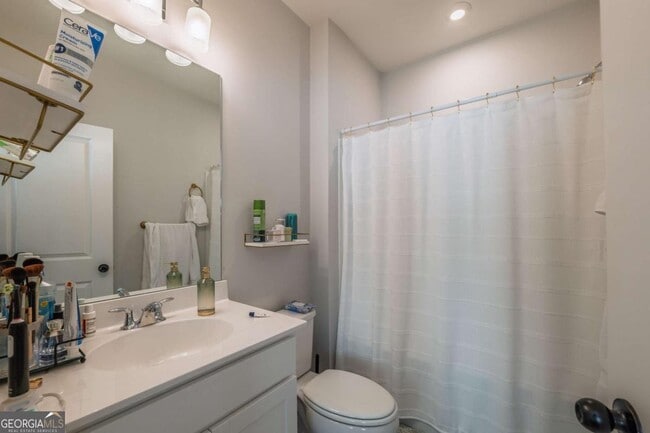 Building Photo - 313 Skylar Way SE