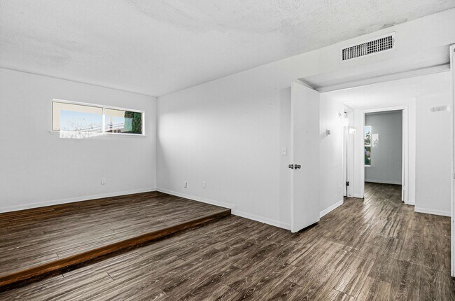 Building Photo - 4613 Sun Valley Dr