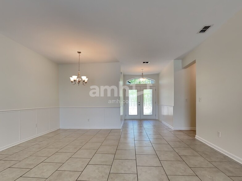 Building Photo - 244 Deerfield Forest Dr
