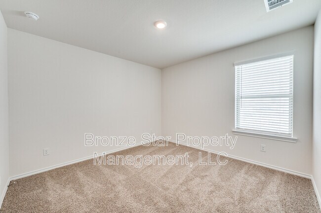 Building Photo - 3920 River Rock Ave