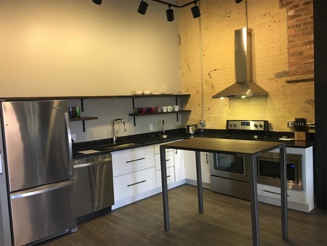 Building Photo - 157 S Kalamazoo Mall