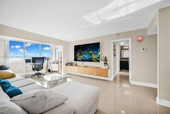 Building Photo - 7135 Collins Ave