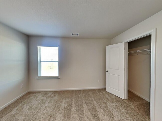 Building Photo - 1205 Fendt Dr