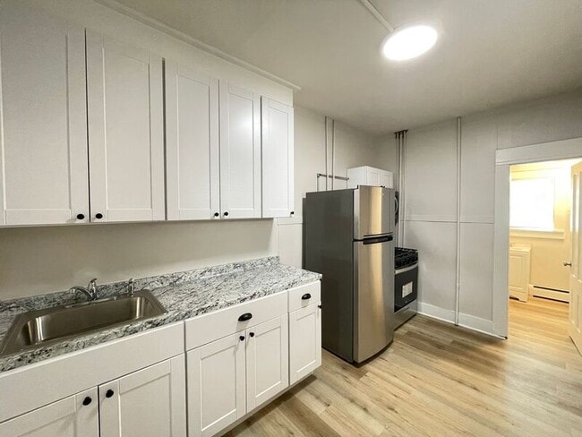Primary Photo - 49 Pennacook St