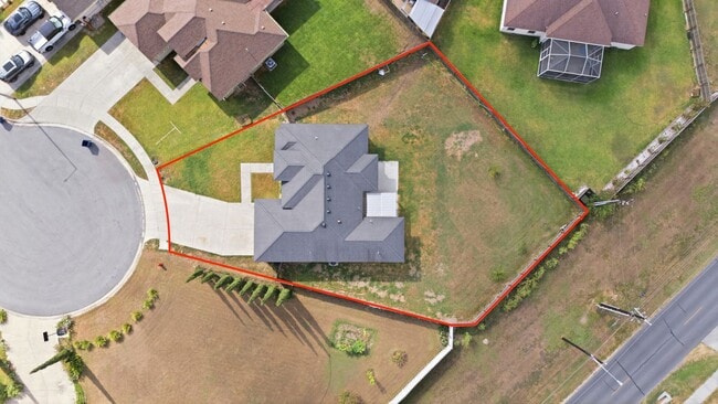 Building Photo - 16584 Barnes Ct