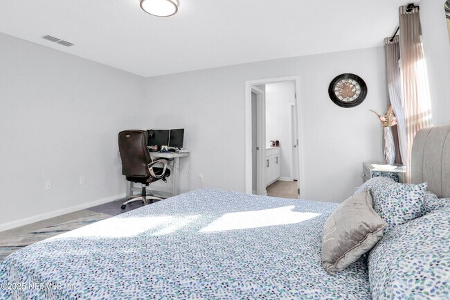 Building Photo - 669 Meadow Ridge Dr
