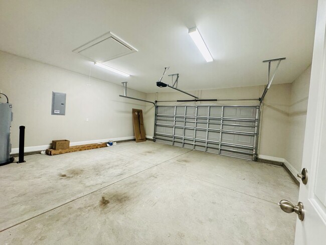 Building Photo - 211 Copperwood Lp