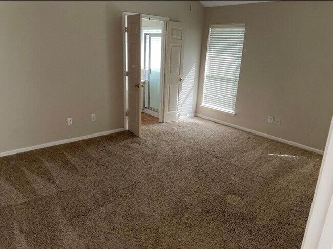 Building Photo - 15119 Wimberly Park Dr