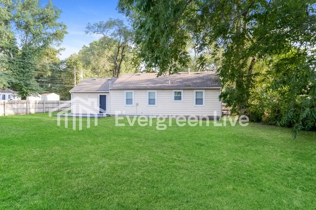 Building Photo - 9001 E 66th Ter