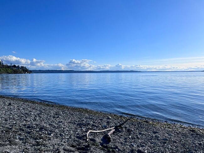 Building Photo - 22985 Marine View Dr S