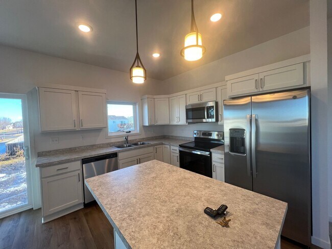 Building Photo - 3602 33rd St S