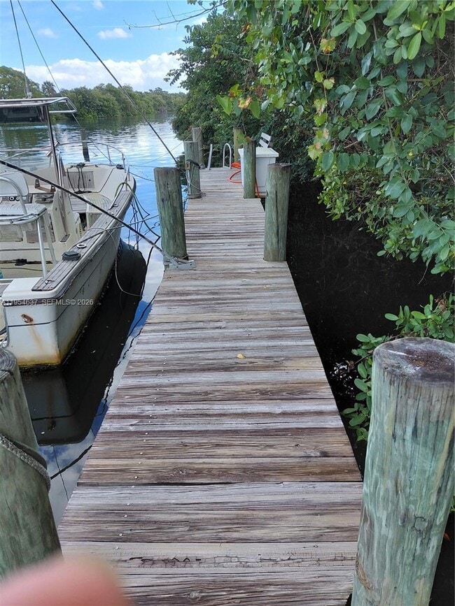 Building Photo - 731 Hummingbird Way