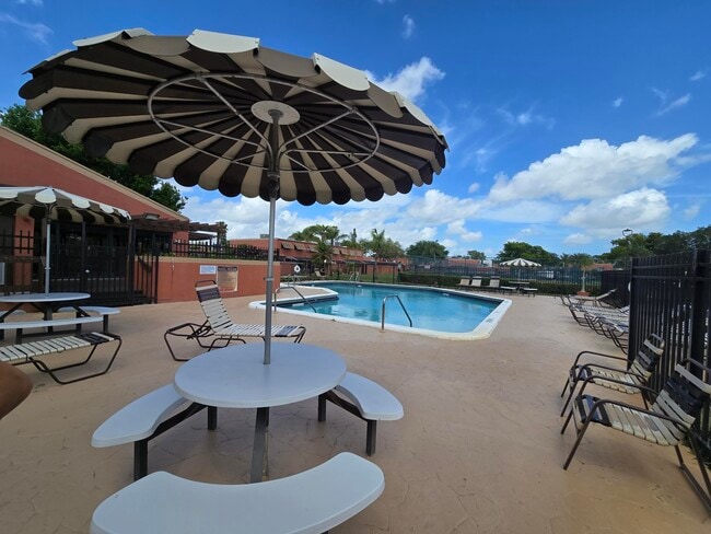 Building Photo - 10343 Greenhouse Rd