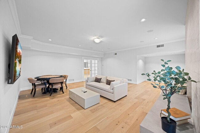 Building Photo - 10111 E Cholla St