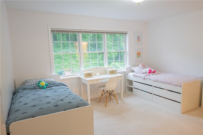 Building Photo - 52 Meadow Cove Rd