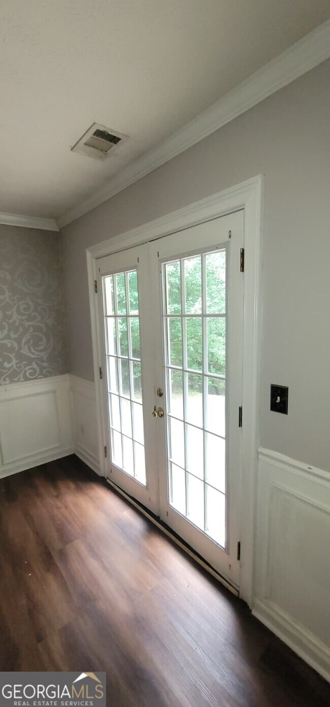 Building Photo - 346 Summer Hill Cir
