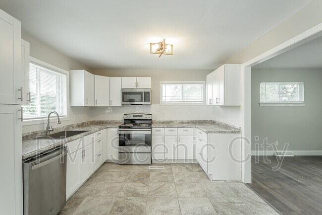 Building Photo - 1375 Orbit Dr