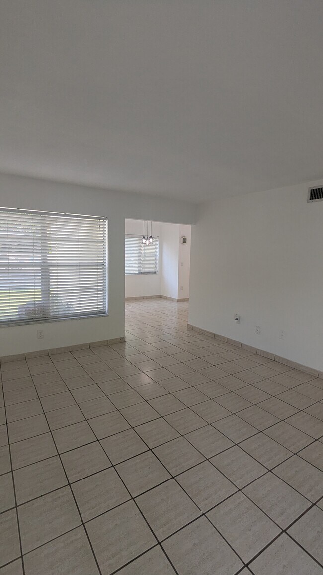 Building Photo - 235 Bird Rd