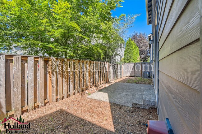 Building Photo - **COMING SOON** Spacious 4-Bedroom Home wi...
