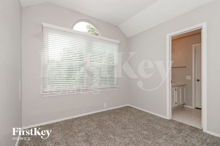 Building Photo - 1500 Park Chase Ave