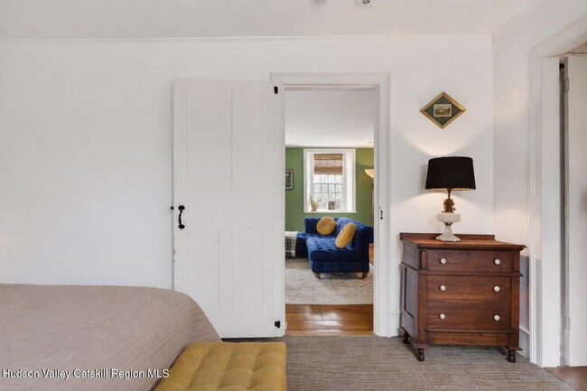 Building Photo - 48 Oak Rd