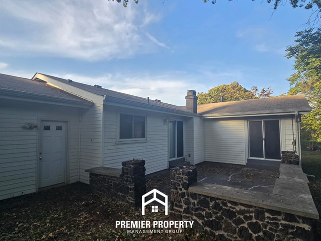 Building Photo - 11930 Kingshead Dr