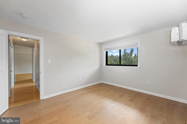 Building Photo - 3107 Naylor Rd SE