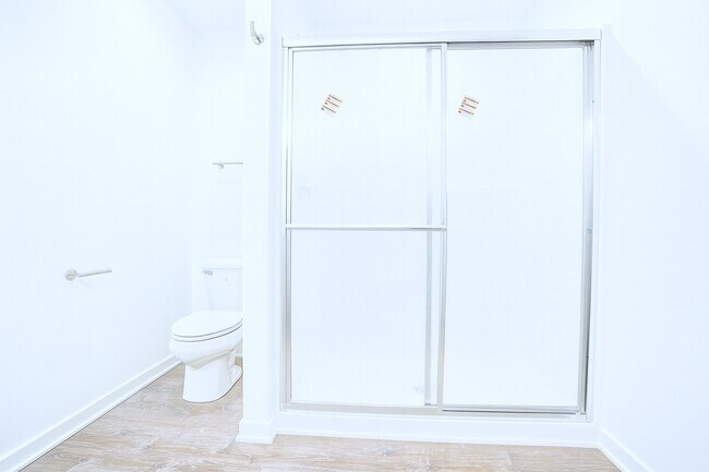 Building Photo - 1241 Gillespie Ln