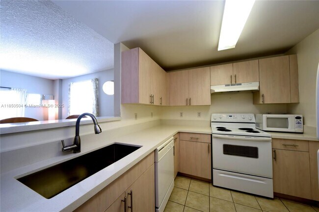 Building Photo - 50 Menores Ave