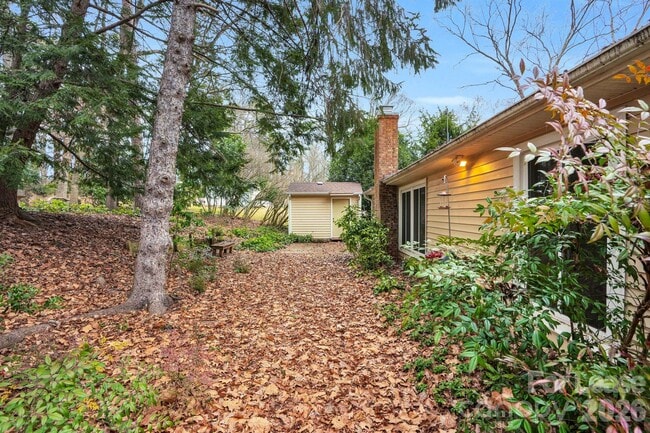 Building Photo - 2427 Studley Rd