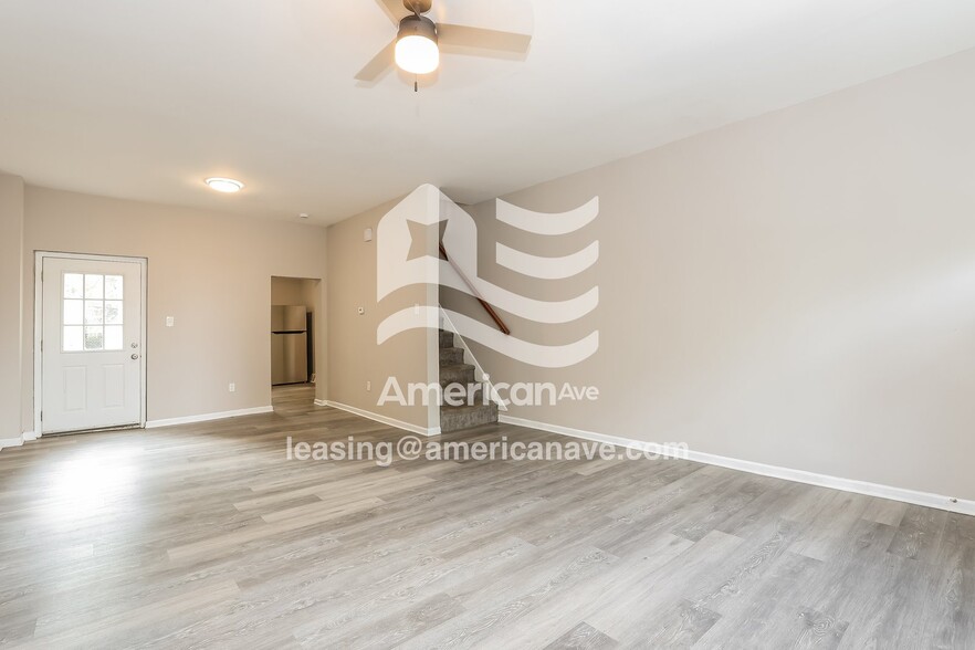 Building Photo - 5025 Jackson St