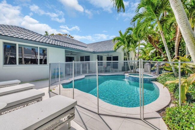 Building Photo - 5747 Paddington Way