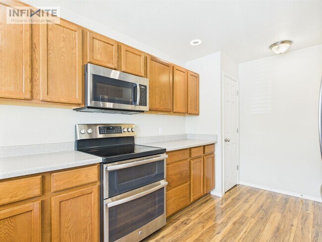 Building Photo - 1112 Longbow Ln