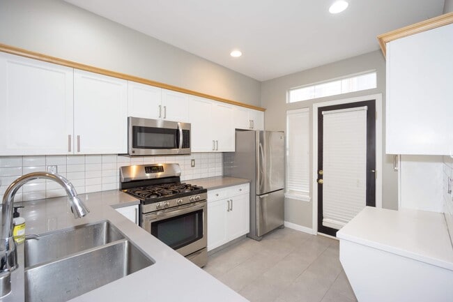 Building Photo - 9223 122nd Ct NE