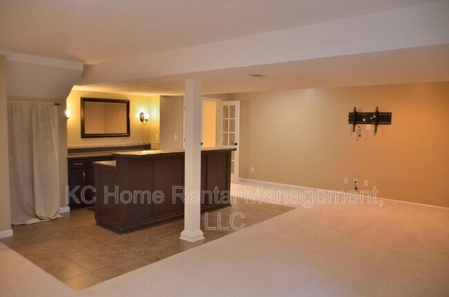 Building Photo - 15914 S Clairborne St