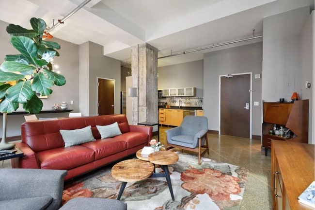 Building Photo - Historic Lowry Condo For Rent