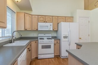 Building Photo - 5 Bedroom Home in Herriman; 2700 sq ft; Open Floor Plan