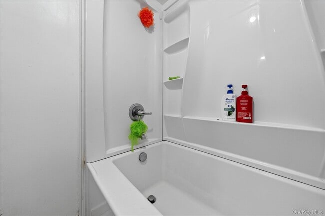 Building Photo - 36 Swezey Pl